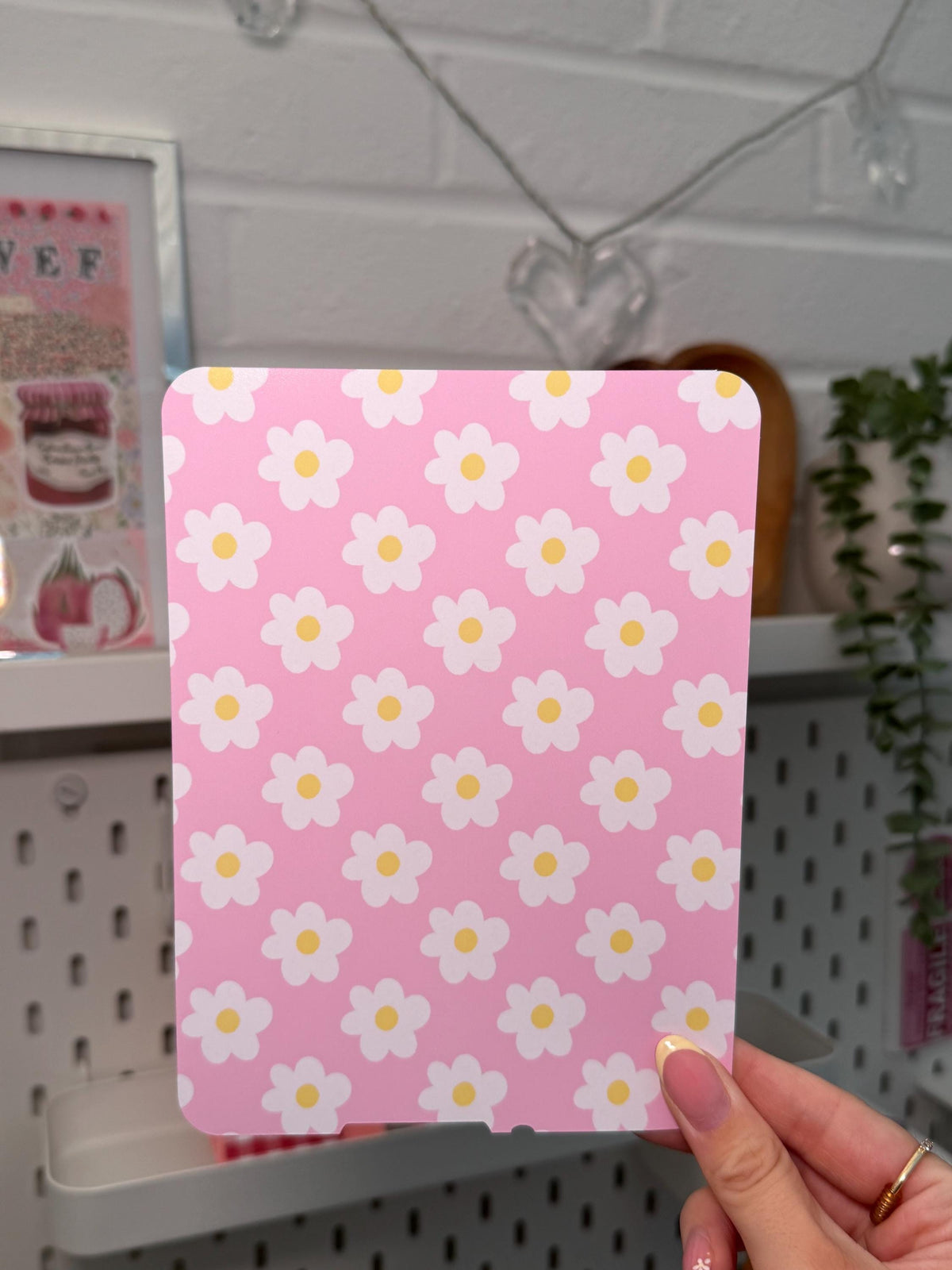E-Reader Case Insert Floral Pink and White Daisy Floral Pattern