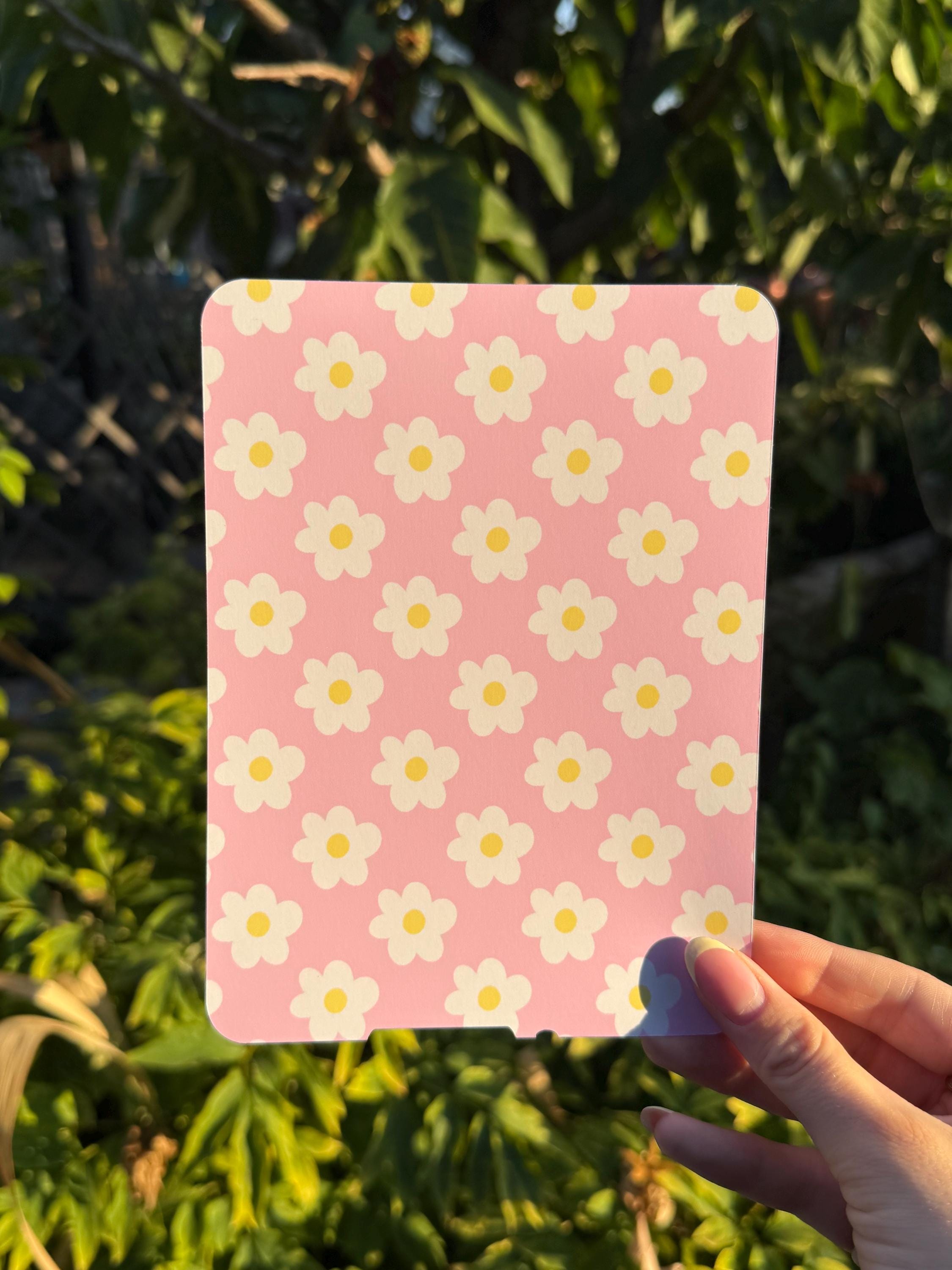 E-Reader Case Insert Floral Pink and White Daisy Floral Pattern
